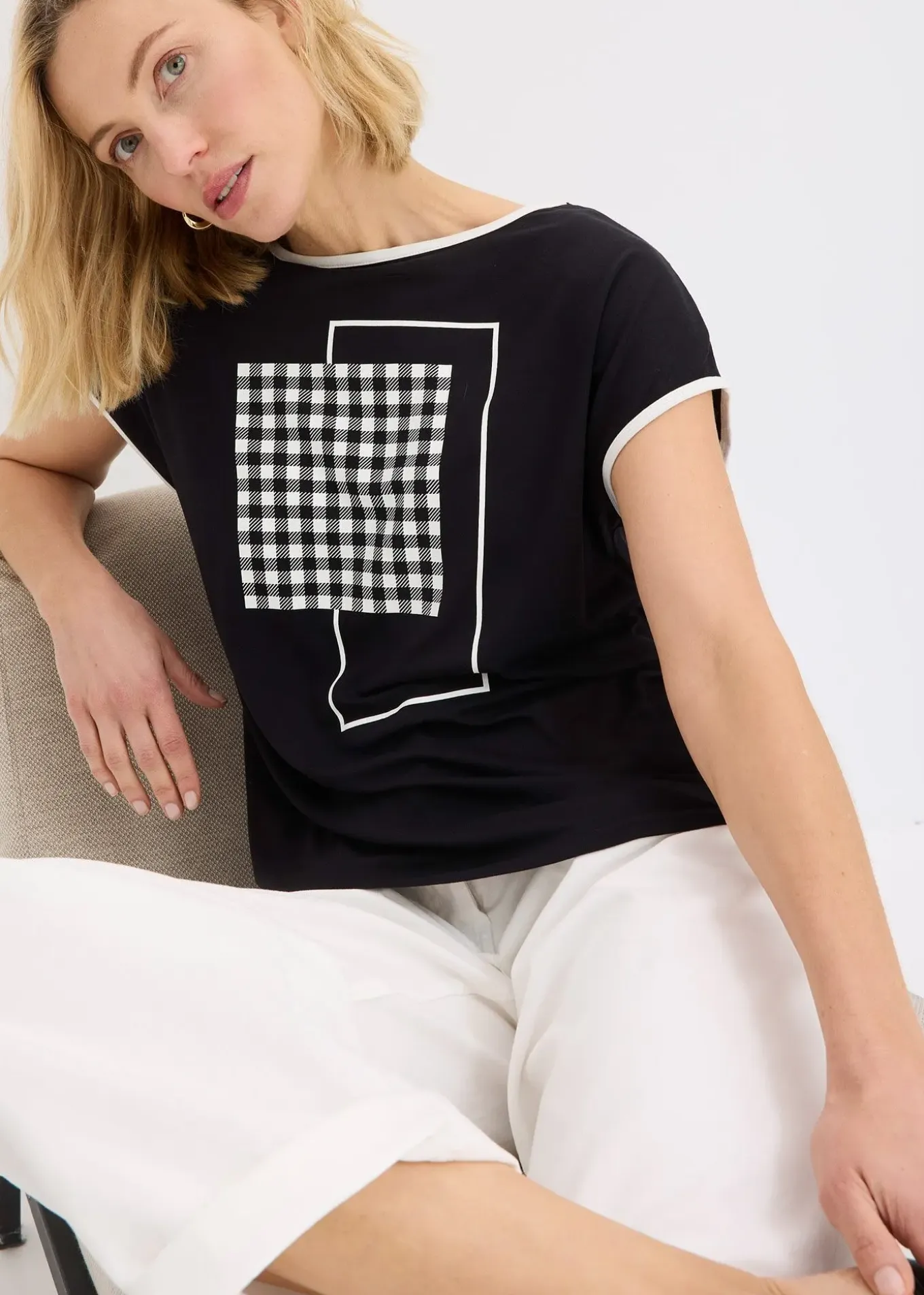 T-shirt à imprimé placé et passepoil contrastant