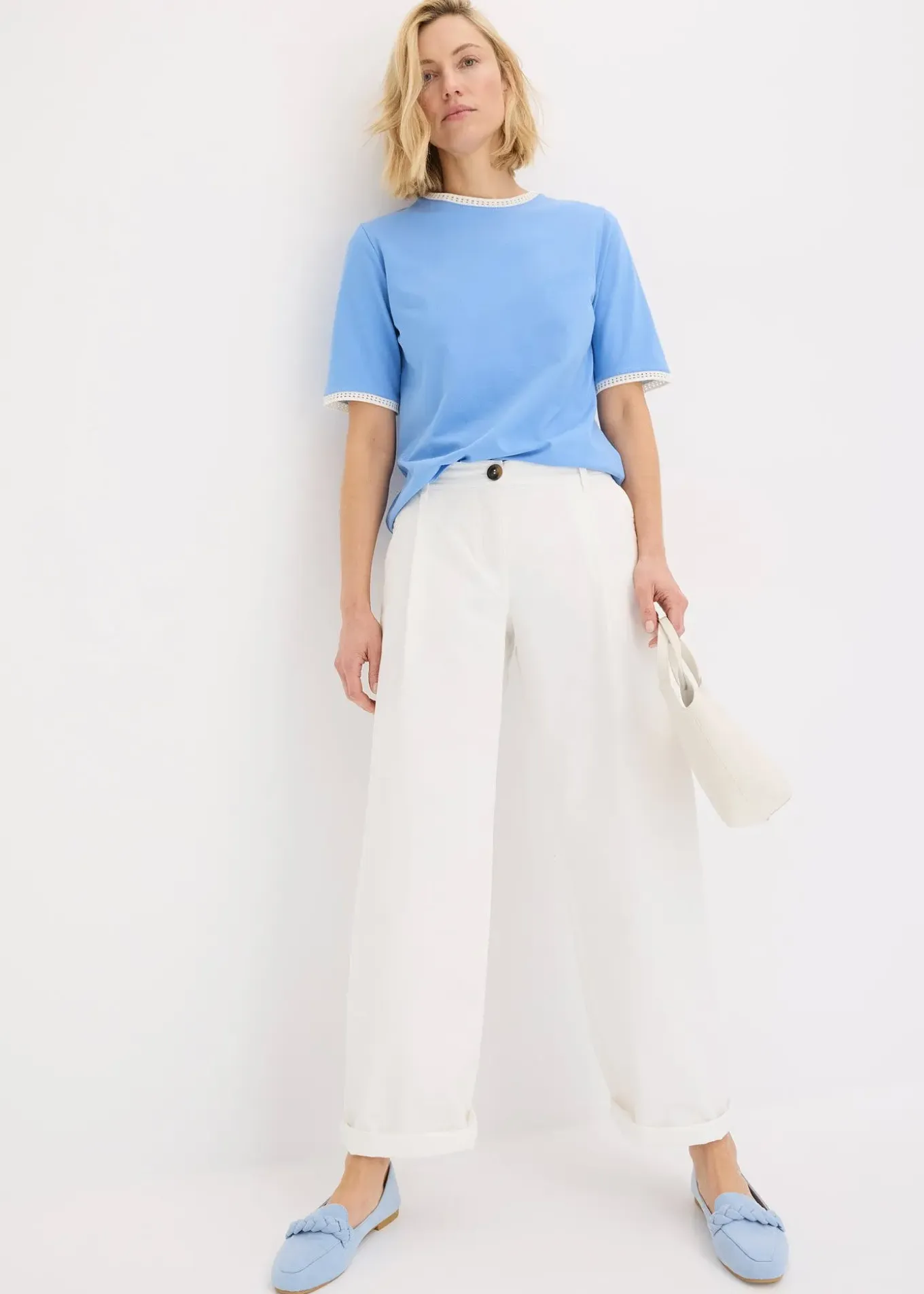 T-shirt à liserés en dentelle