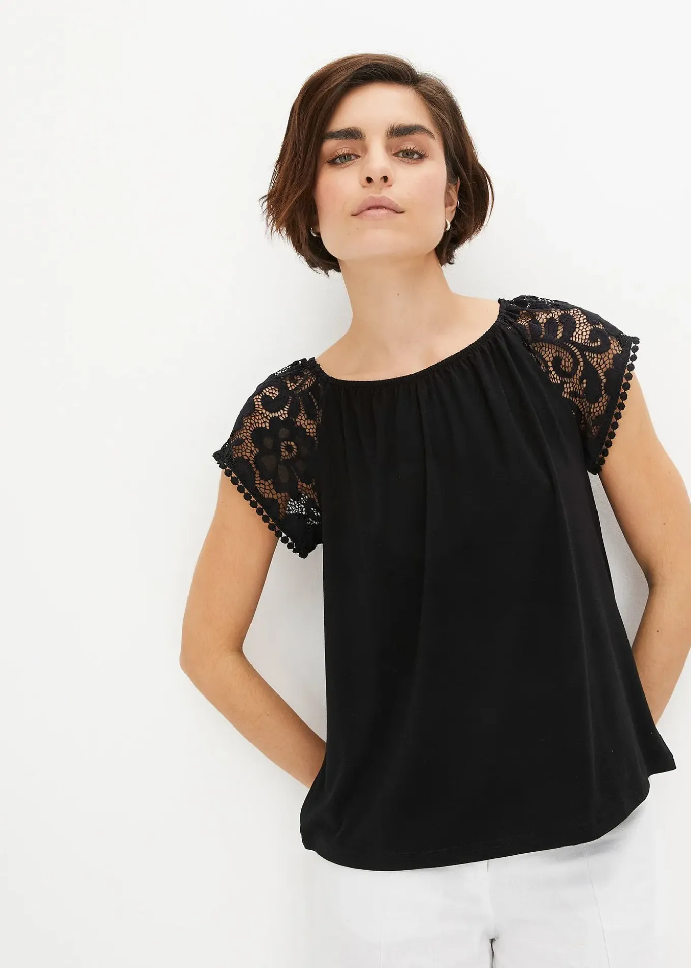 T-shirt à manches en dentelle