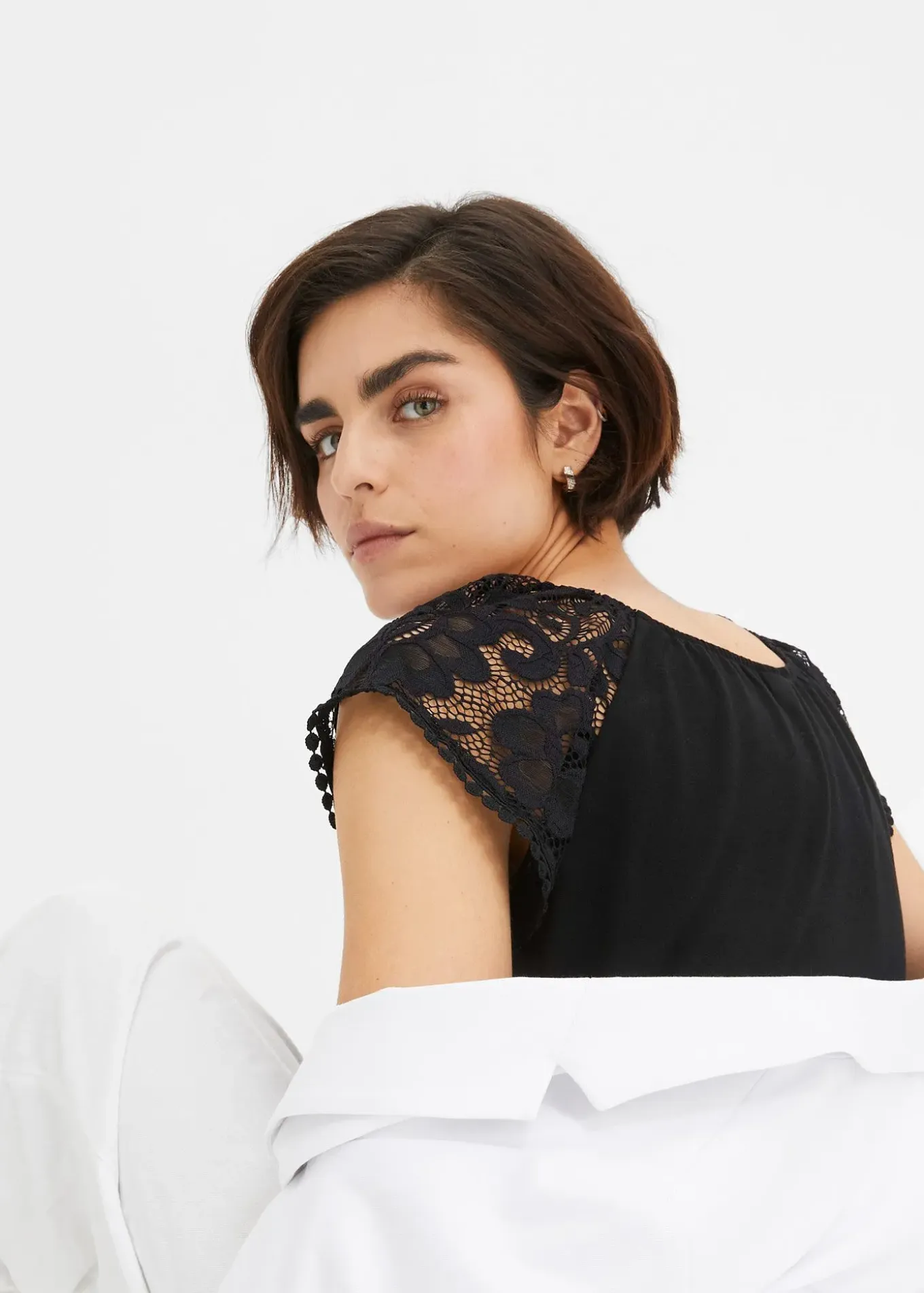 T-shirt à manches en dentelle