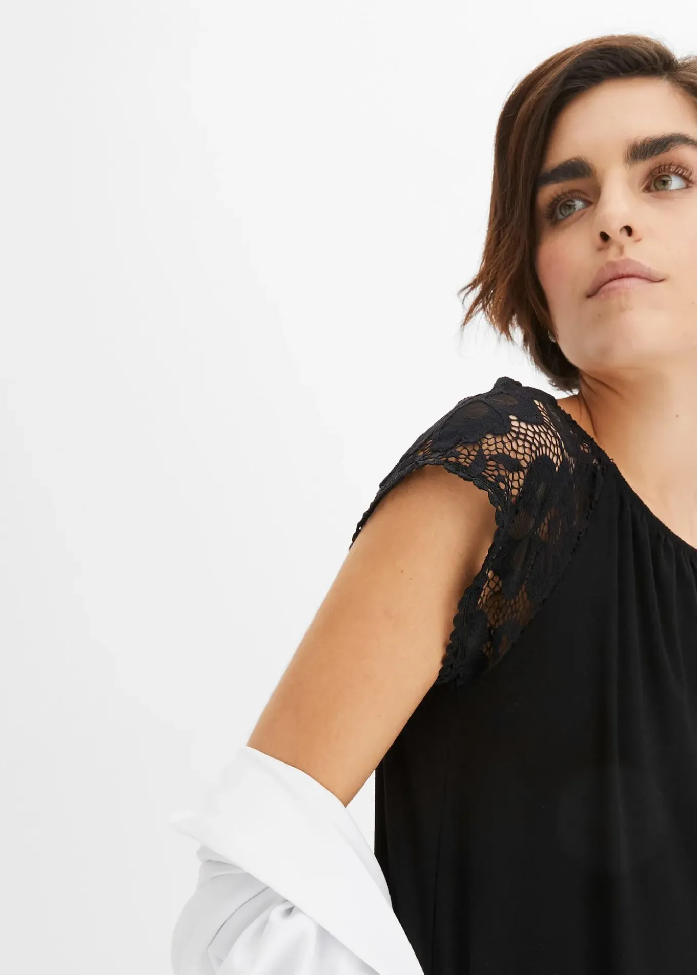 T-shirt à manches en dentelle