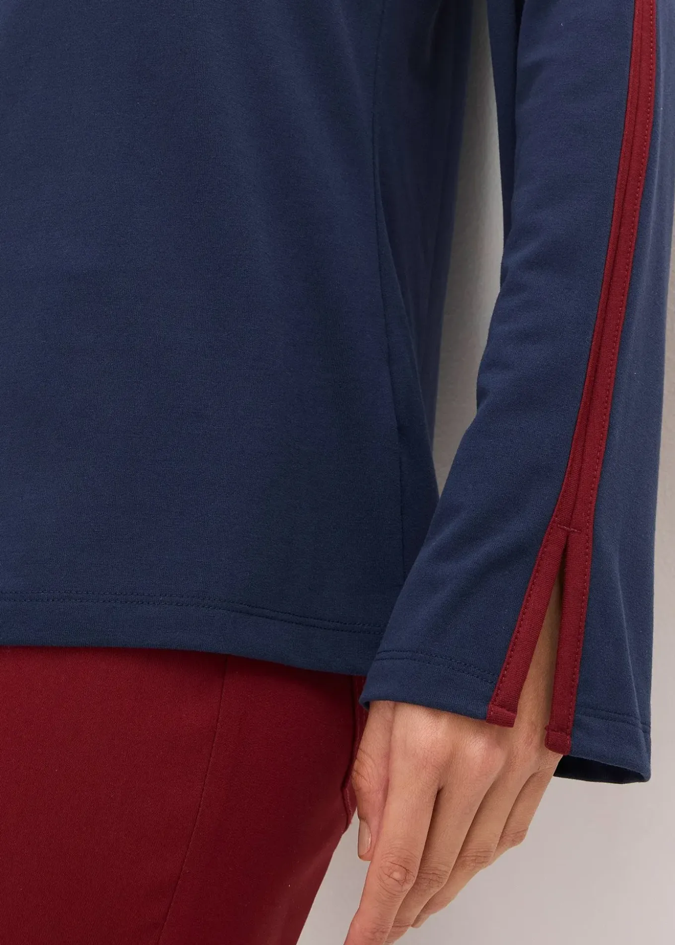 T-shirt à manches longues fendues