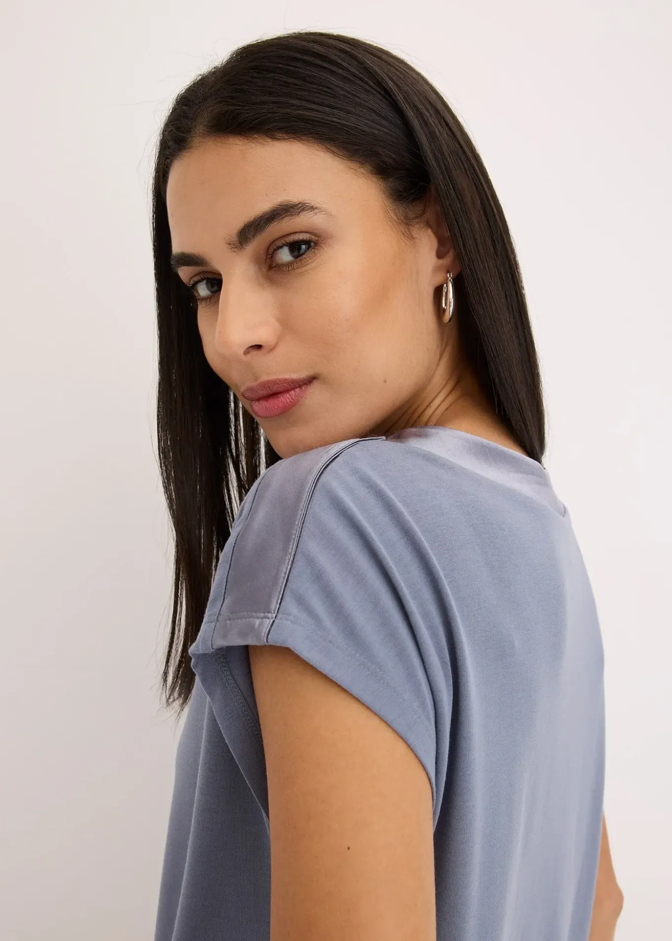 T-shirt avec bordure en satin