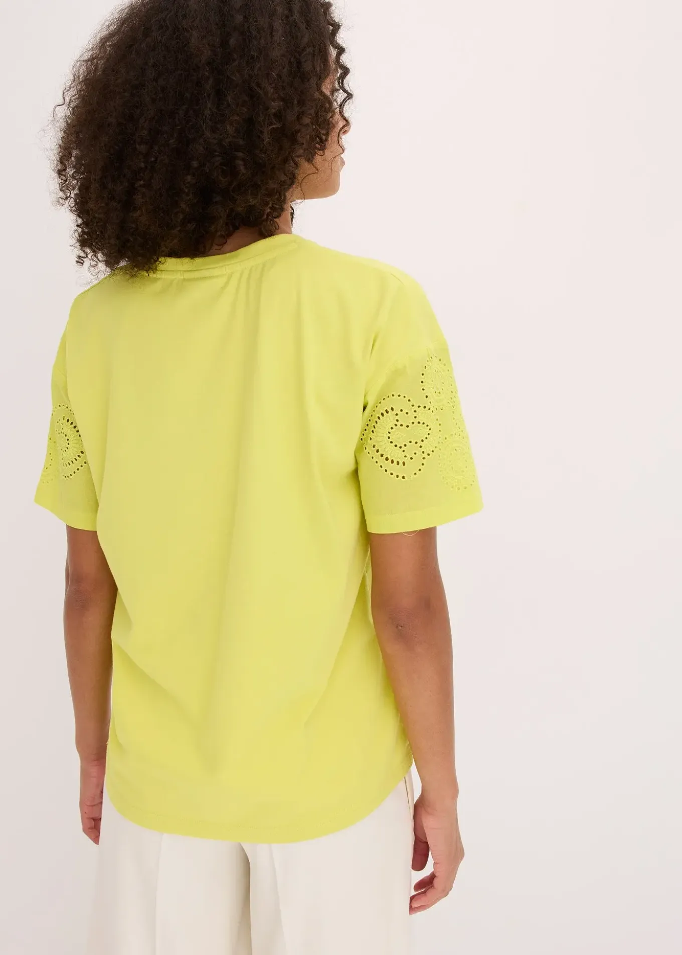 T-shirt avec broderies anglaises