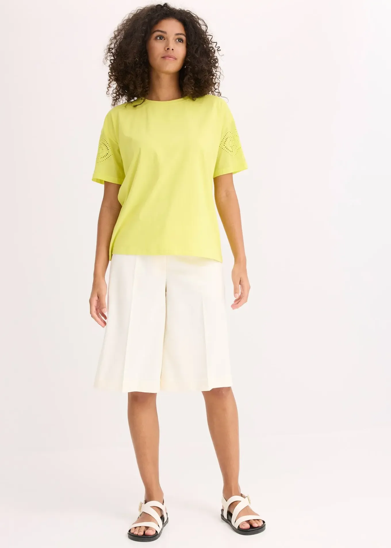 T-shirt avec broderies anglaises