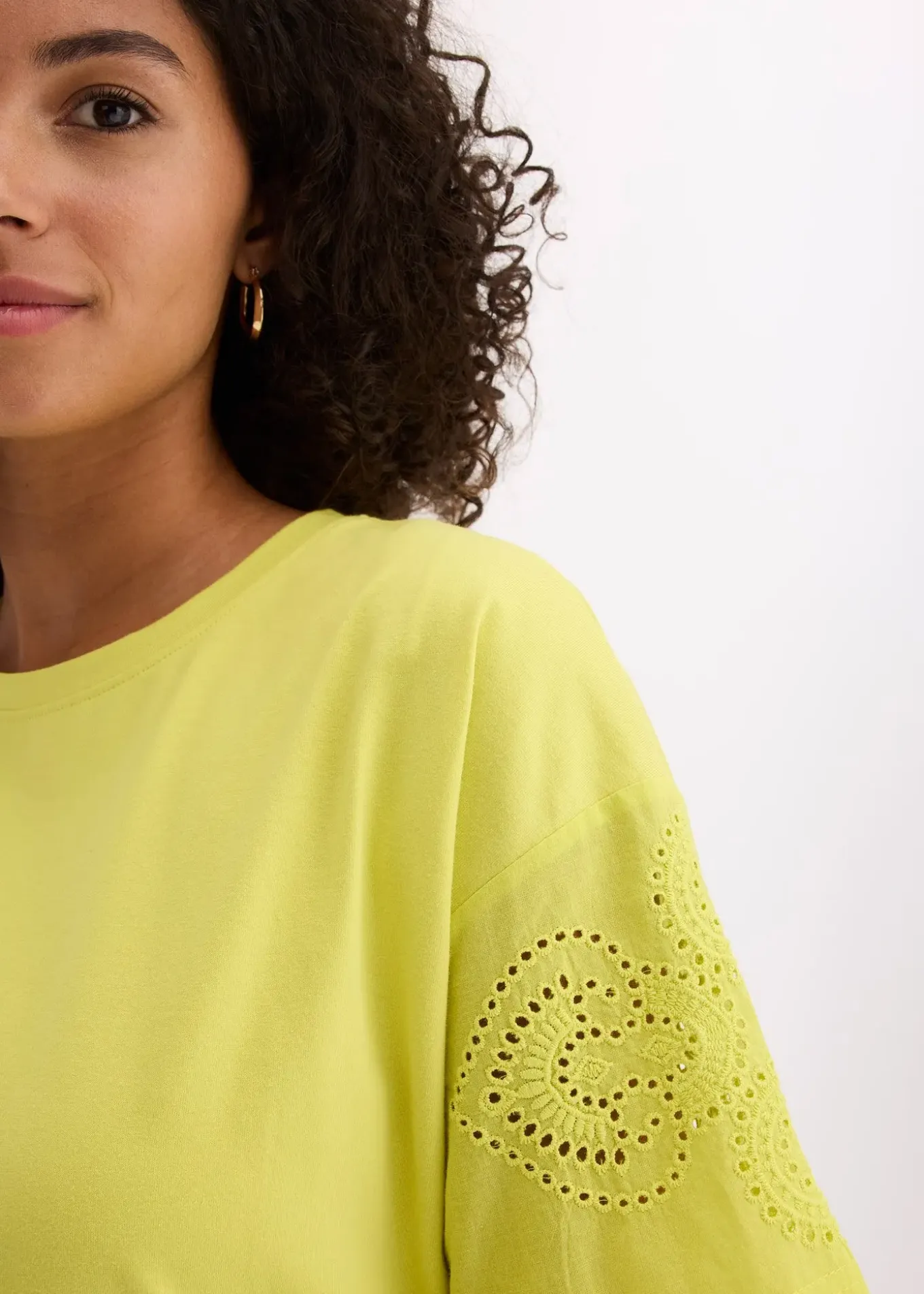 T-shirt avec broderies anglaises