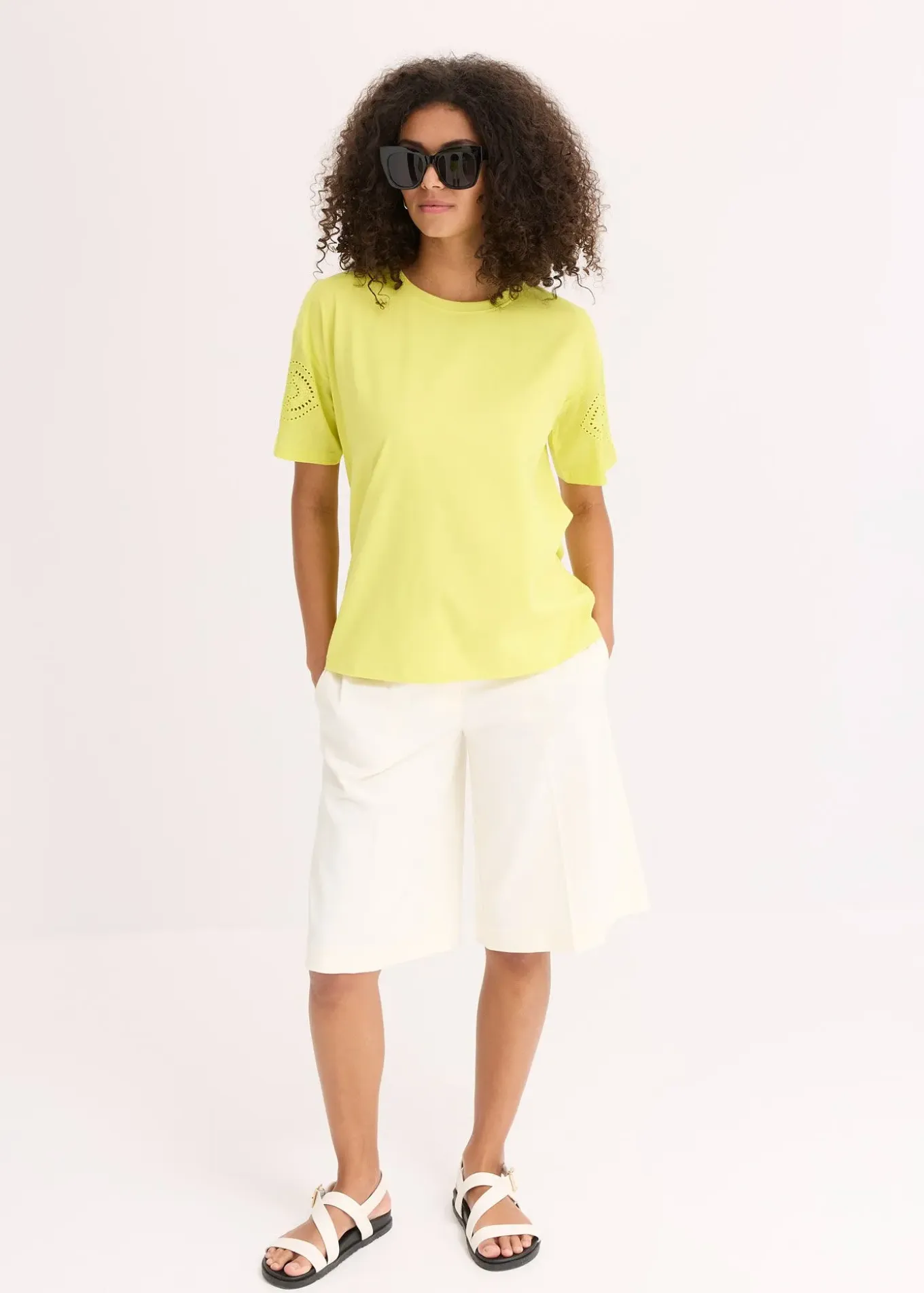 T-shirt avec broderies anglaises