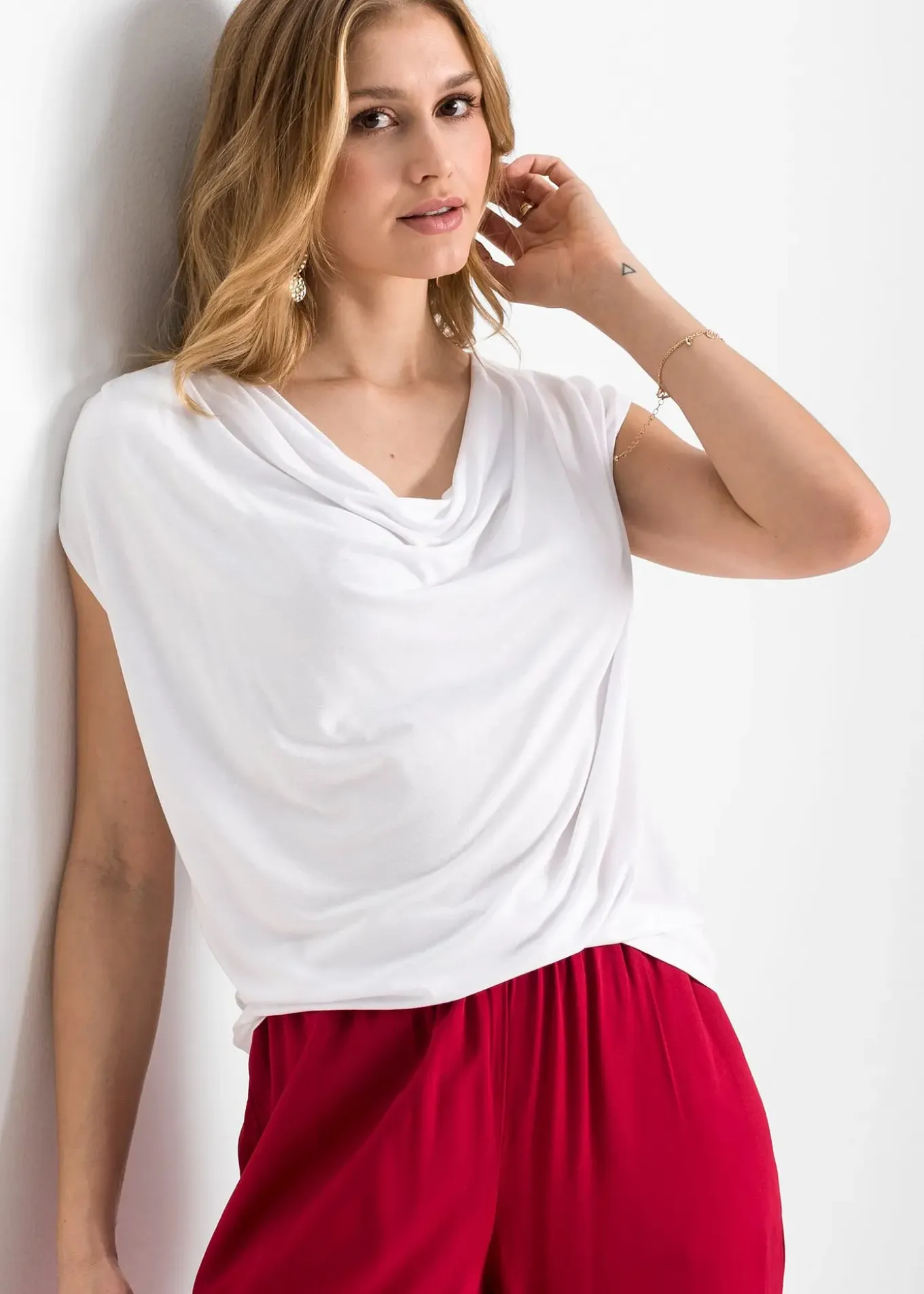 T-shirt col bénitier en viscose extensible