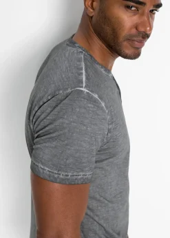 T-shirt col tunisien, aspect délavé, 100% coton