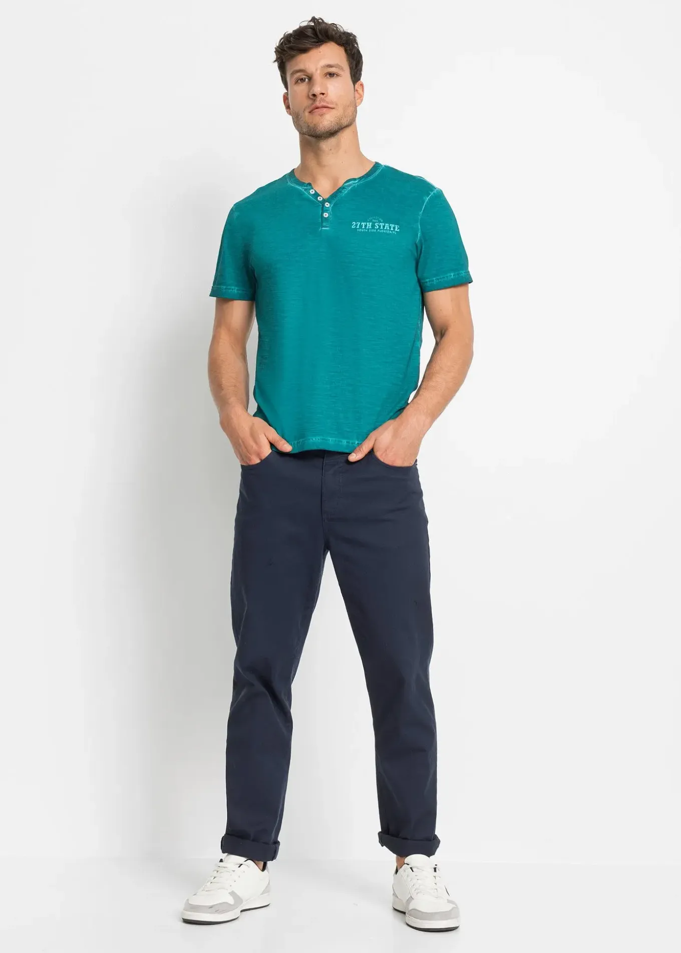 T-shirt col tunisien, aspect délavé, 100% coton