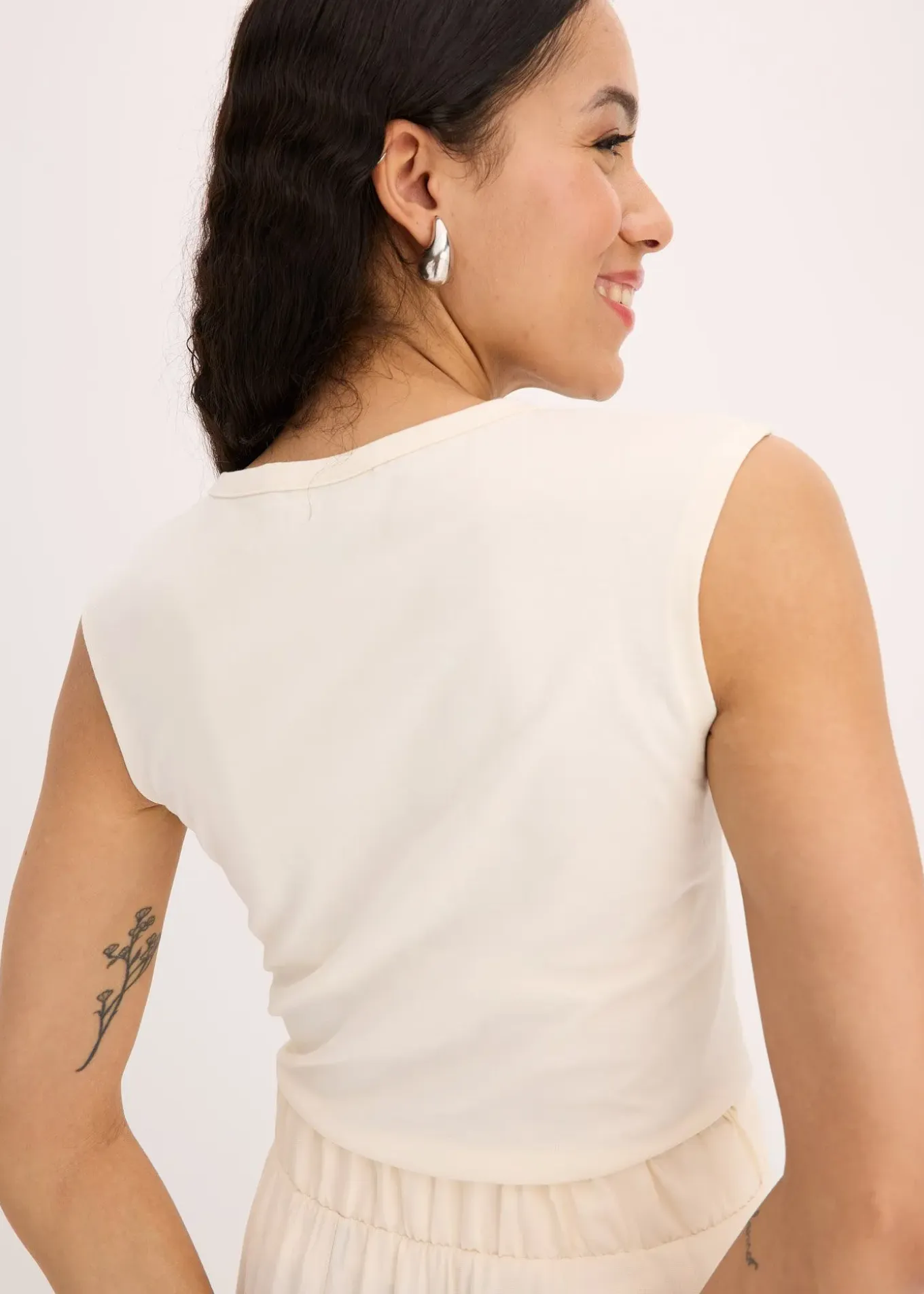 T-shirt en coton extensible avec détail twisté