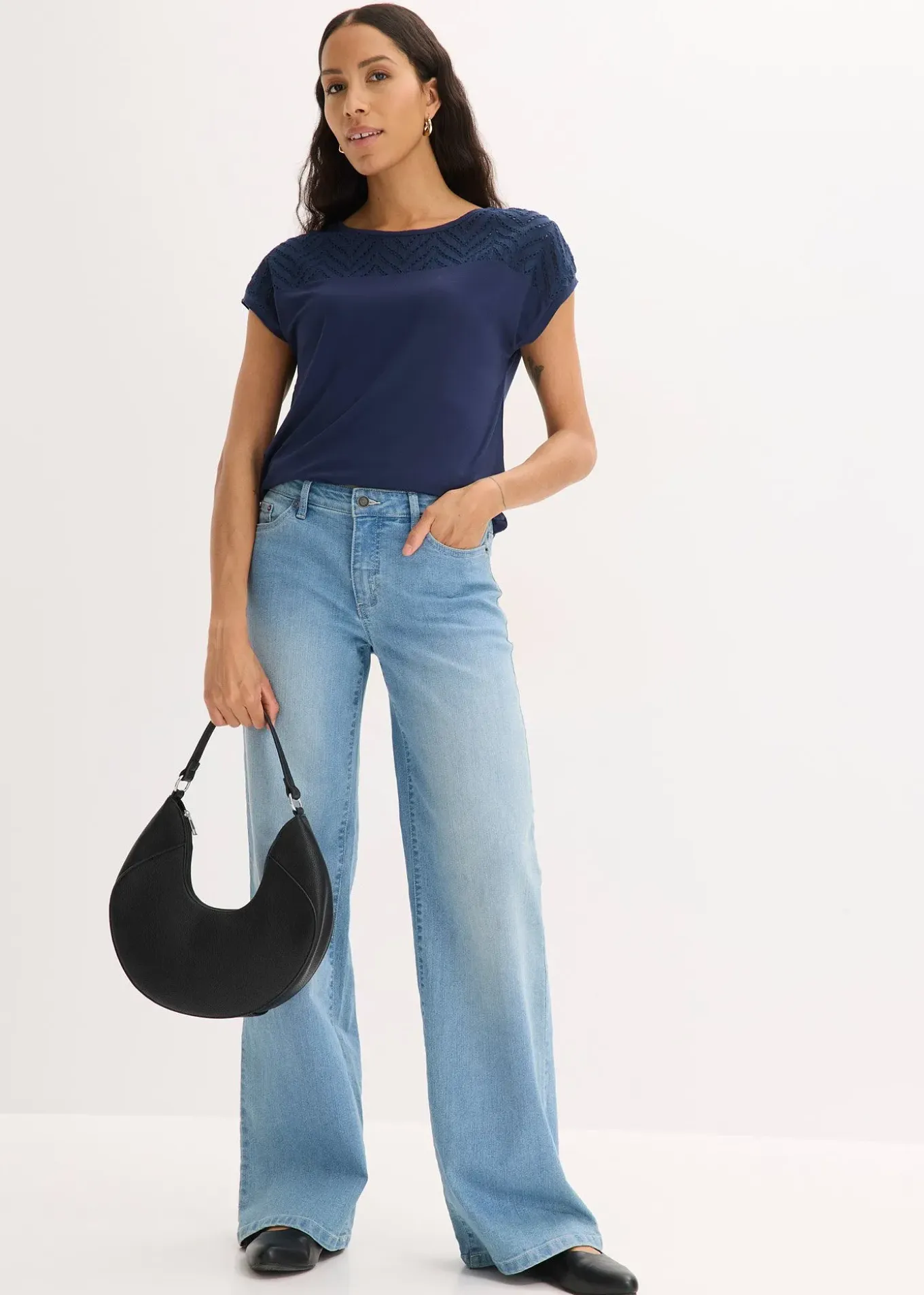 T-shirt en dentelle, en viscose douce