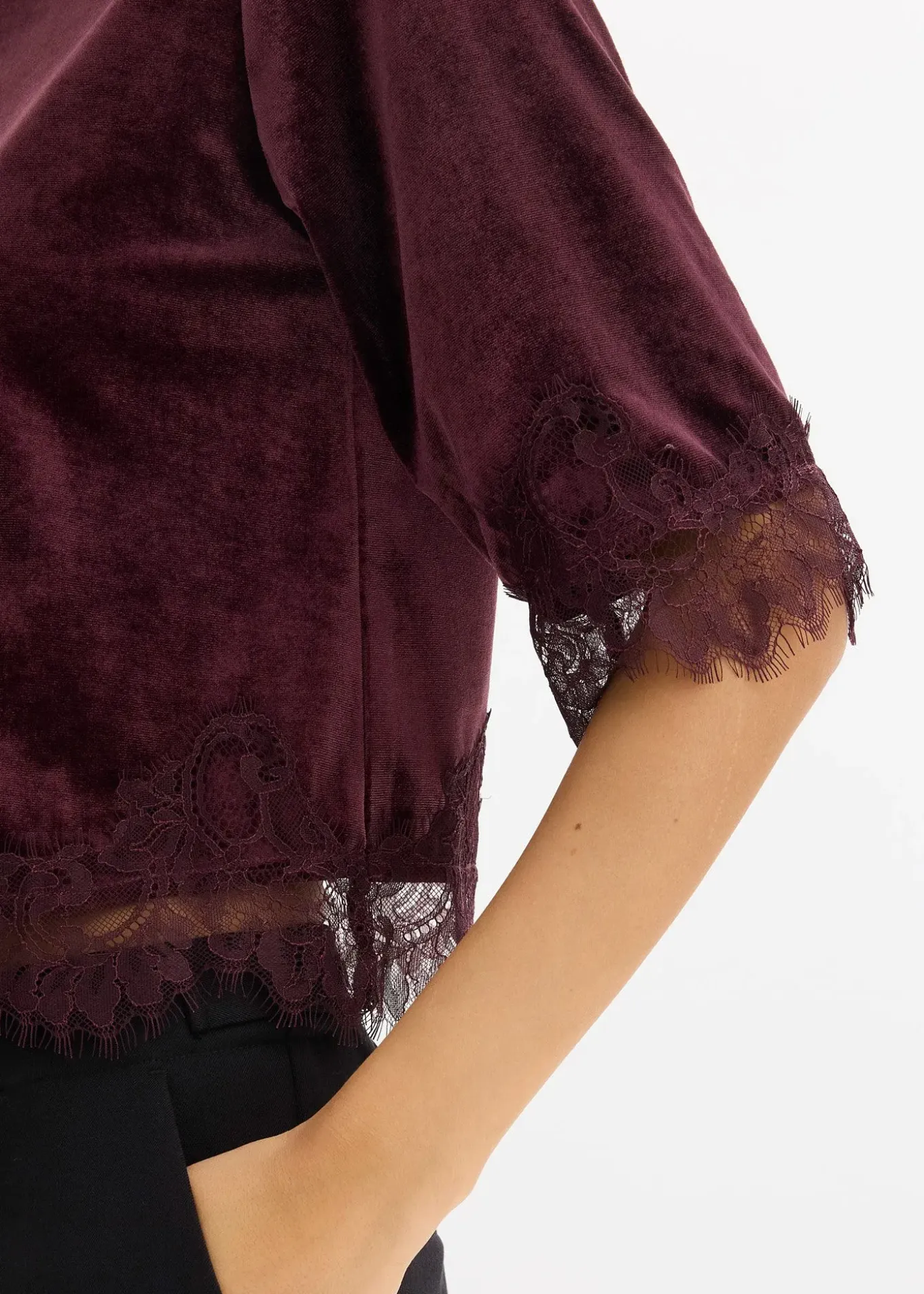 T-shirt en velours et dentelle