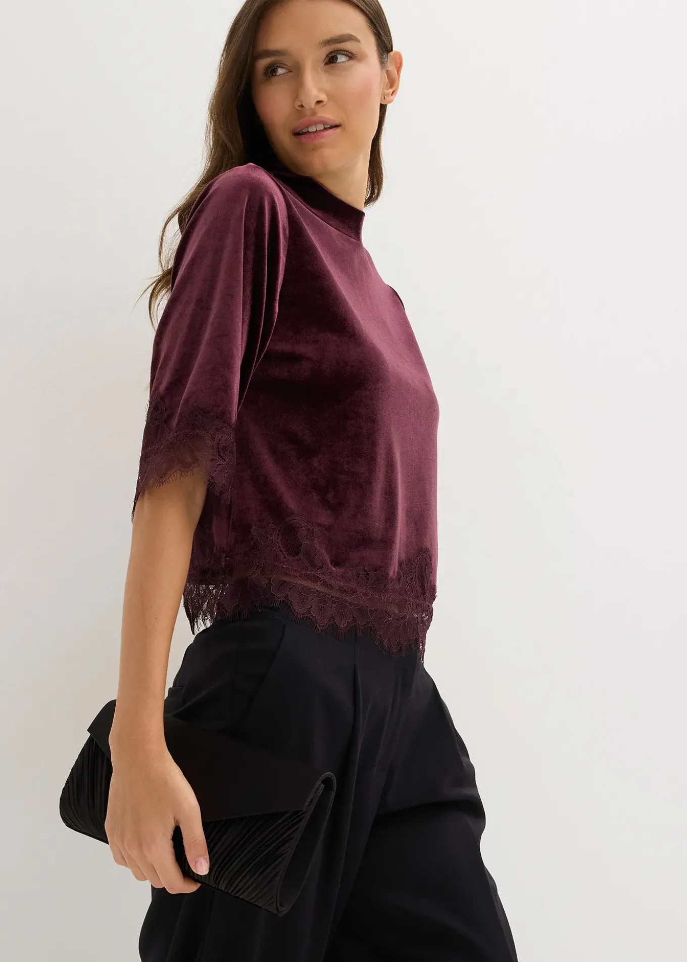 T-shirt en velours et dentelle