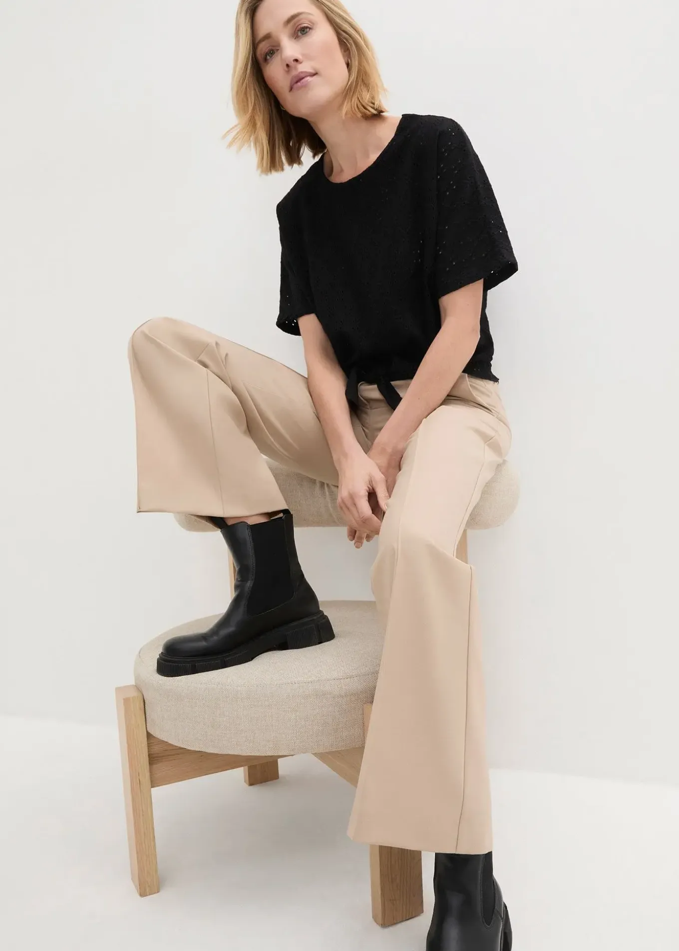 T-shirt manches chauve-souris avec broderie anglaise