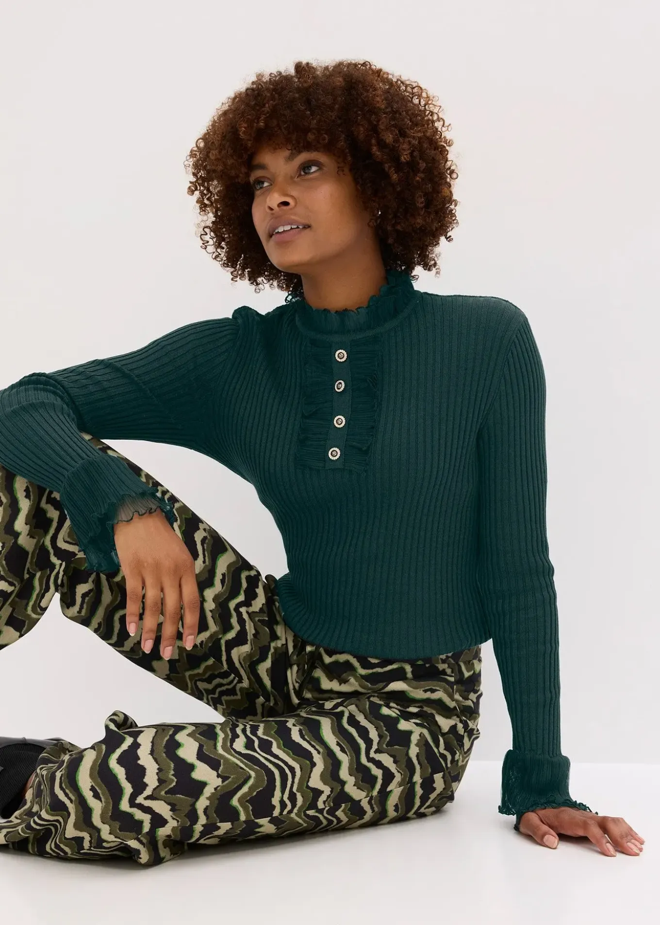 T-shirt manches longues en fine maille avec volants en mousseline