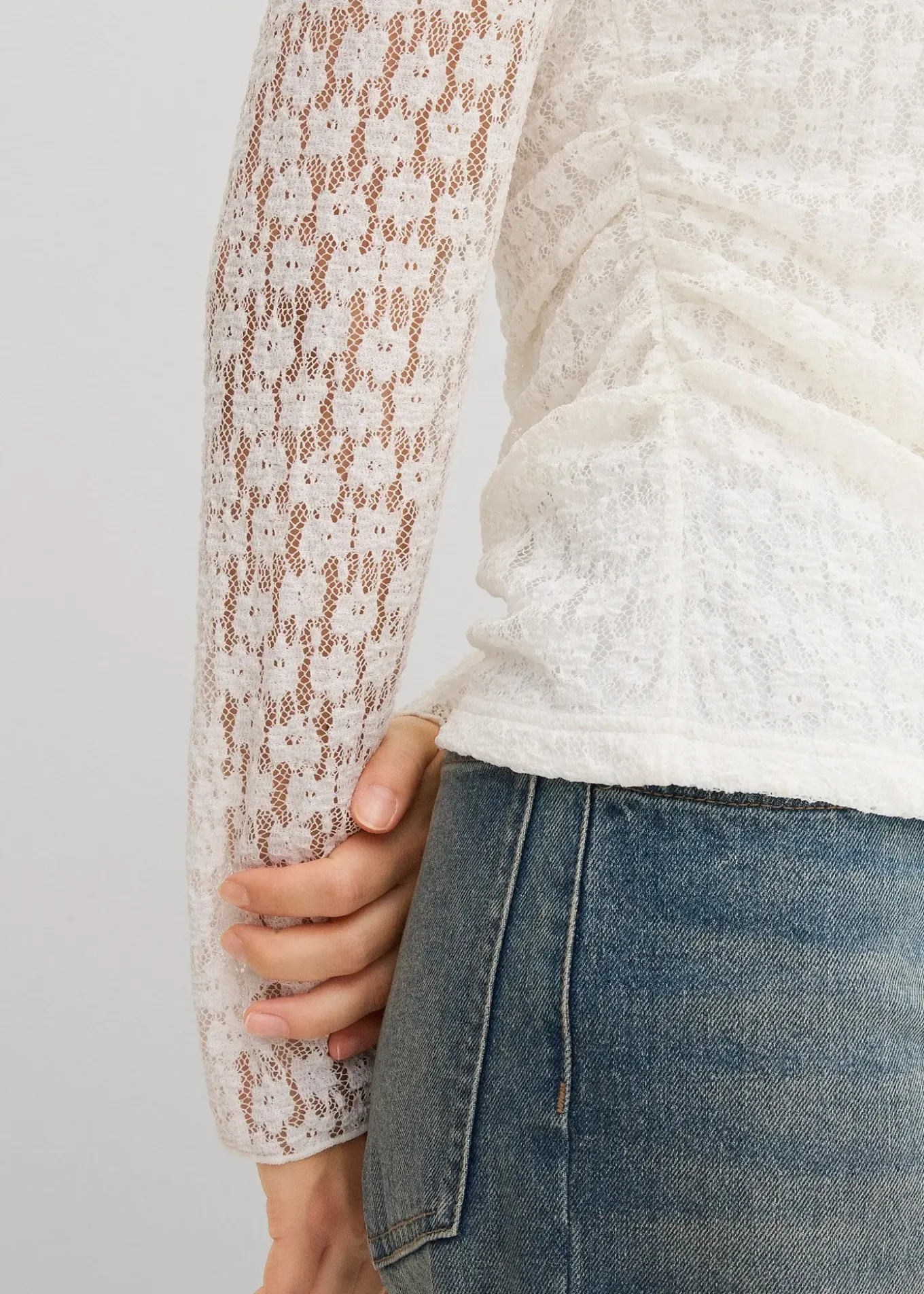 T-shirt manches longues en dentelle