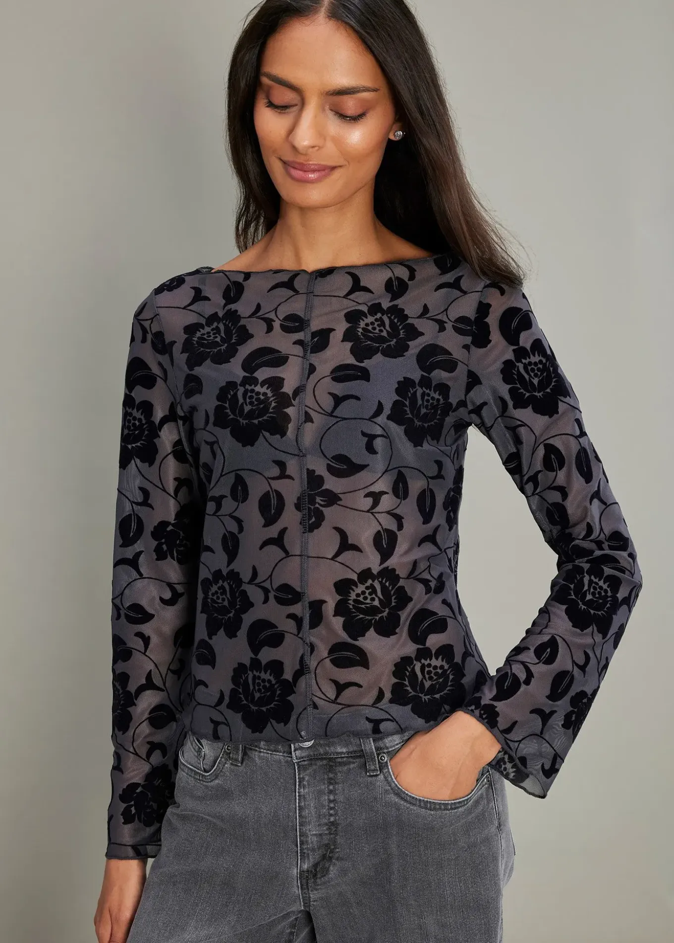 T-shirt manches longues légèrement transparent