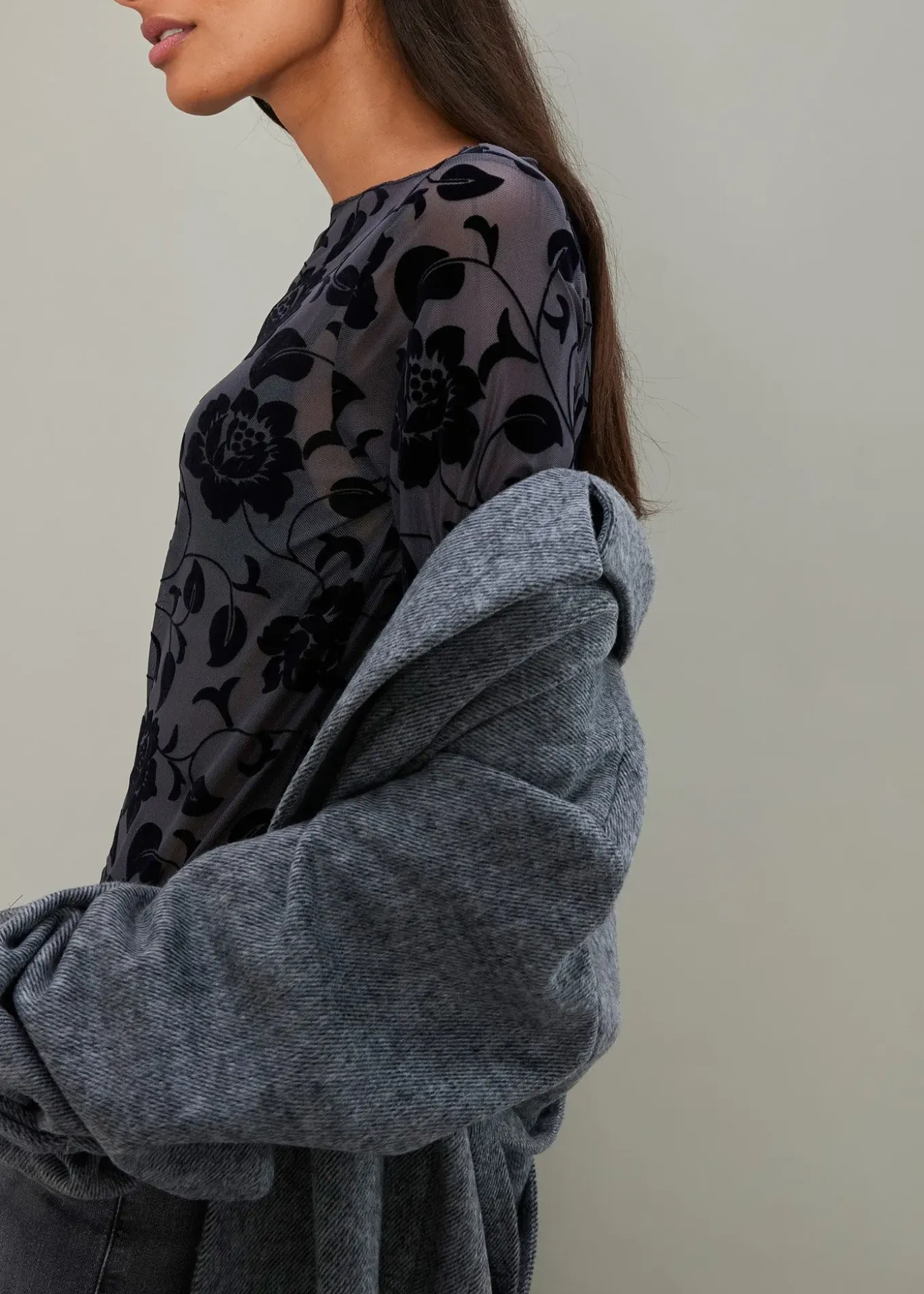 T-shirt manches longues légèrement transparent