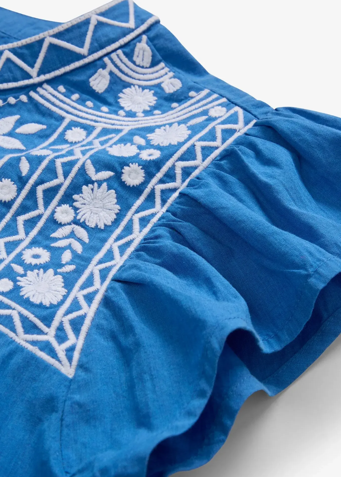 Tunique brodée avec de la soie