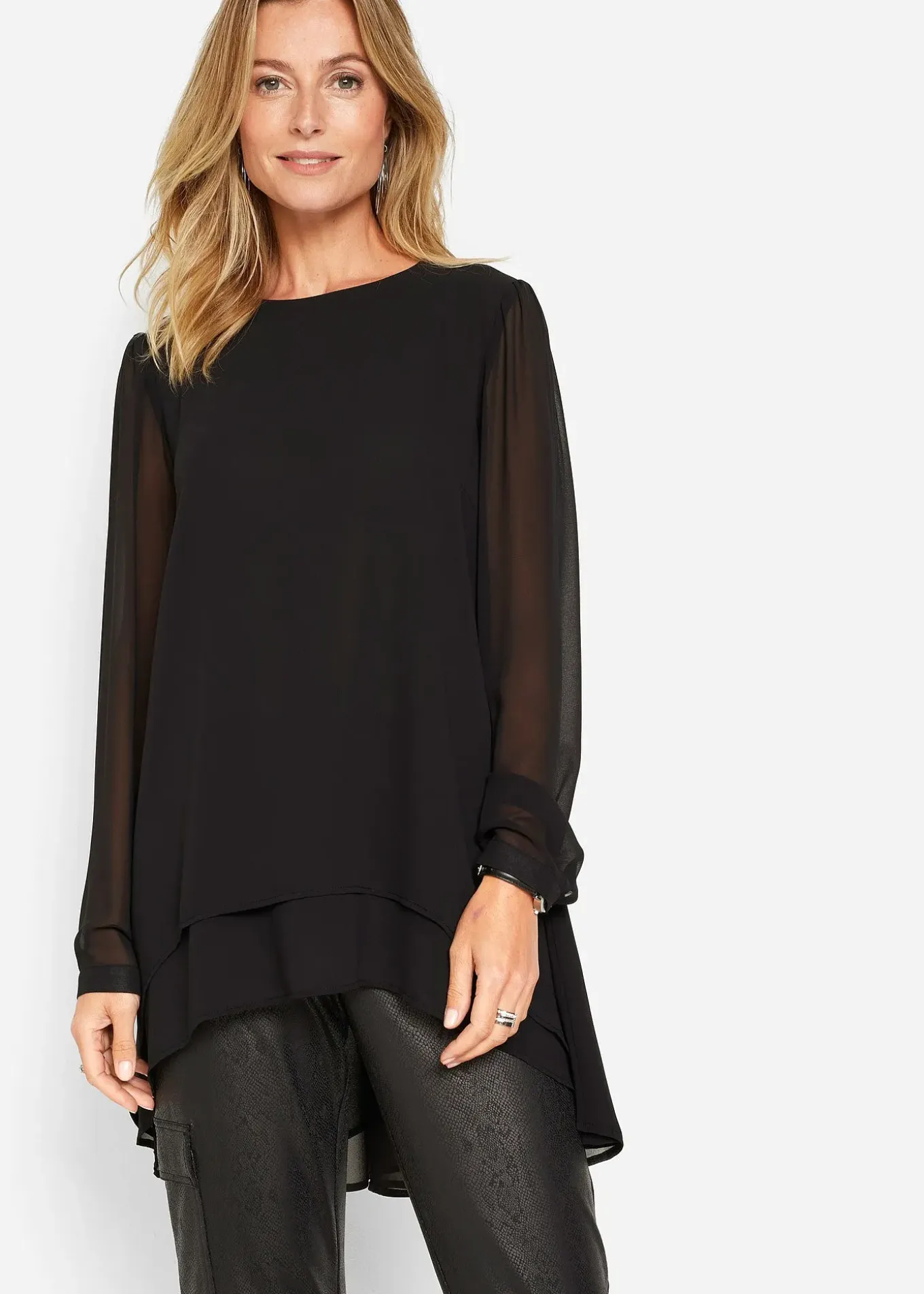 Tunique plus longue derrière