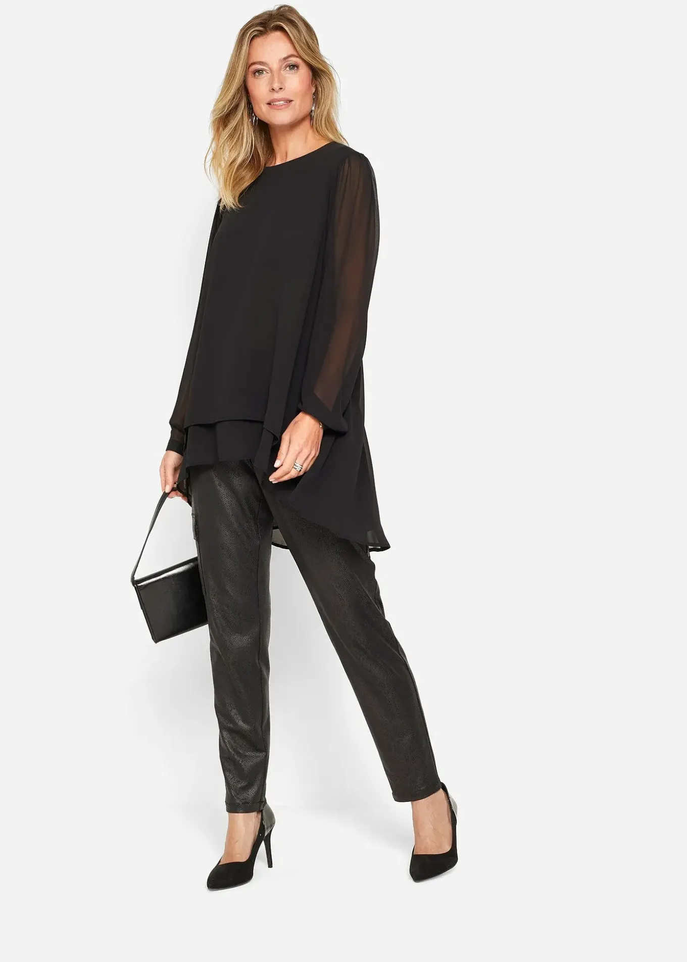 Tunique plus longue derrière