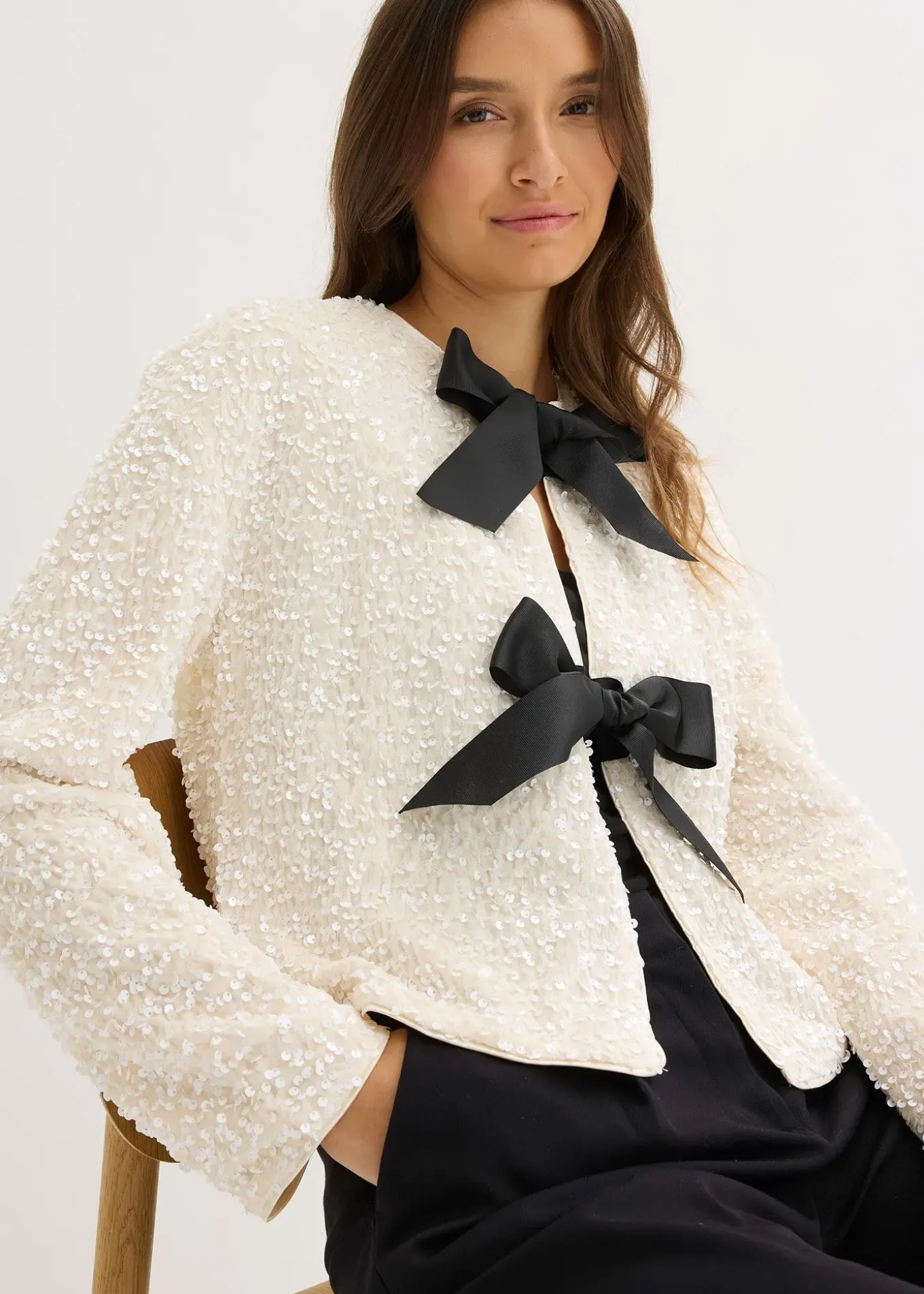 Veste courte à sequins