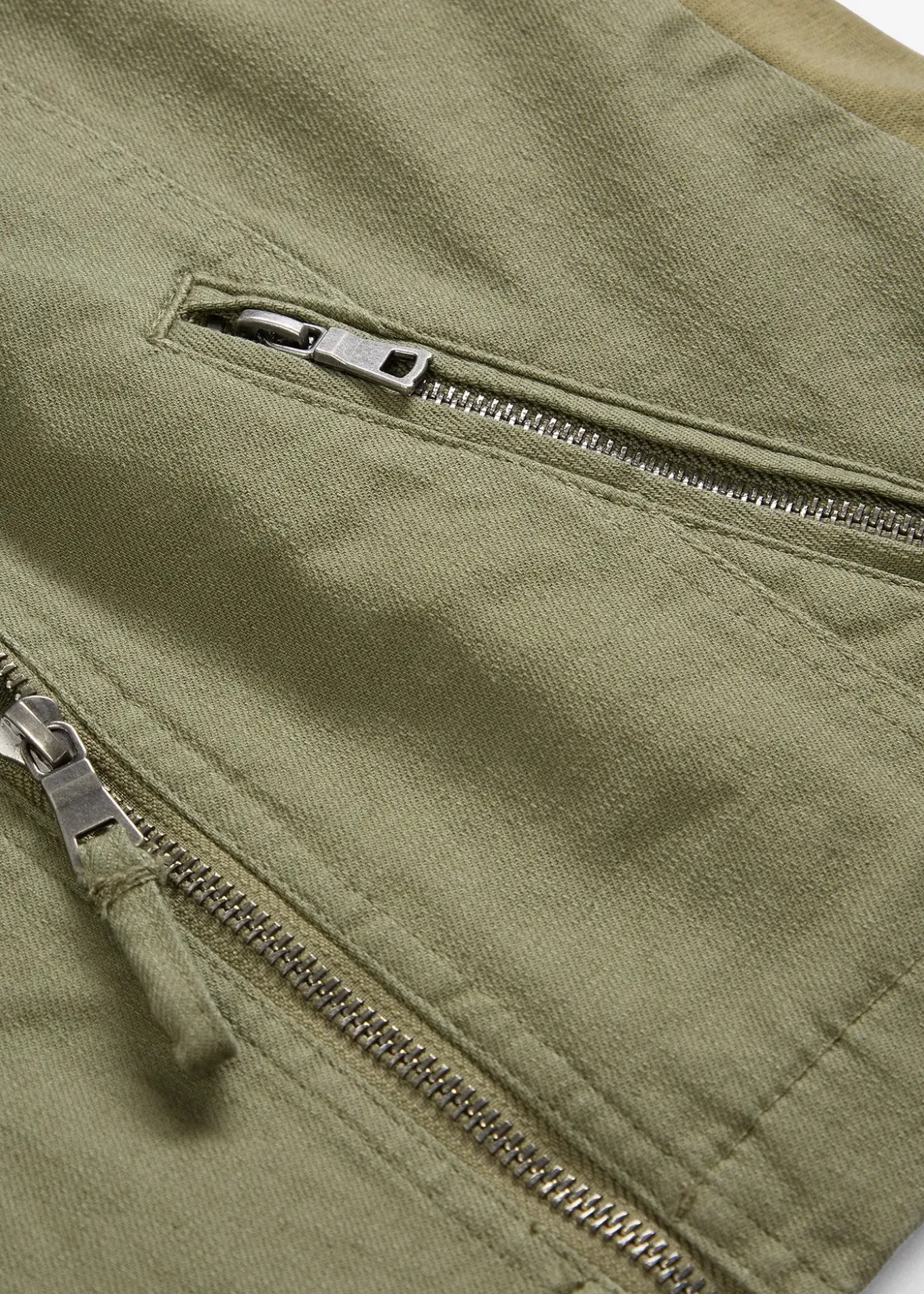 Veste en coton twill avec empiècements latéraux extensibles