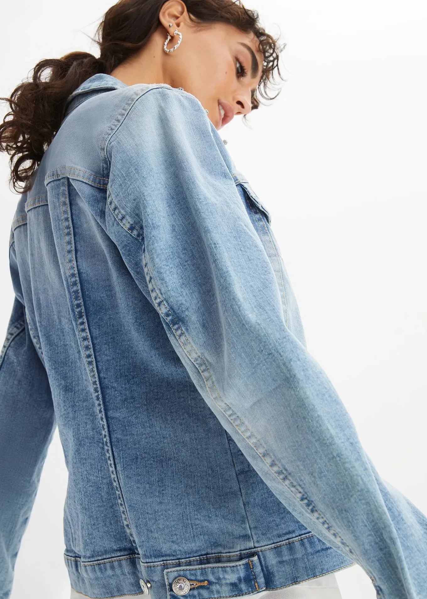 Veste en jean avec strass appliqués