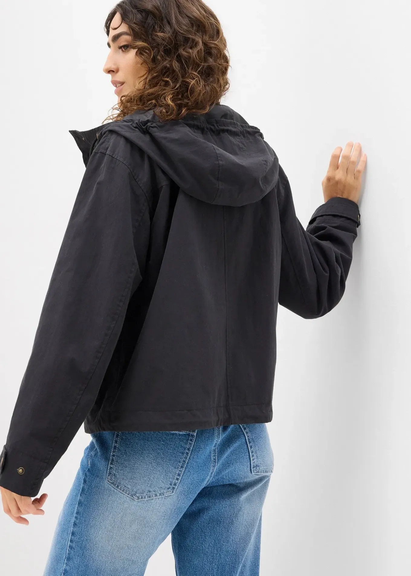 Veste mi-saison à capuche