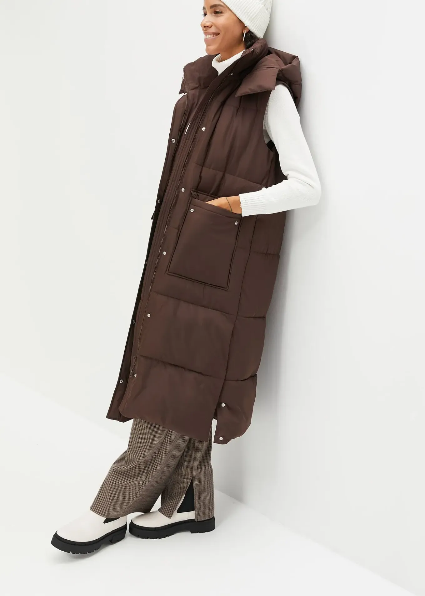 Veste sans manches matelassée en polyester recyclé avec capuche amovible