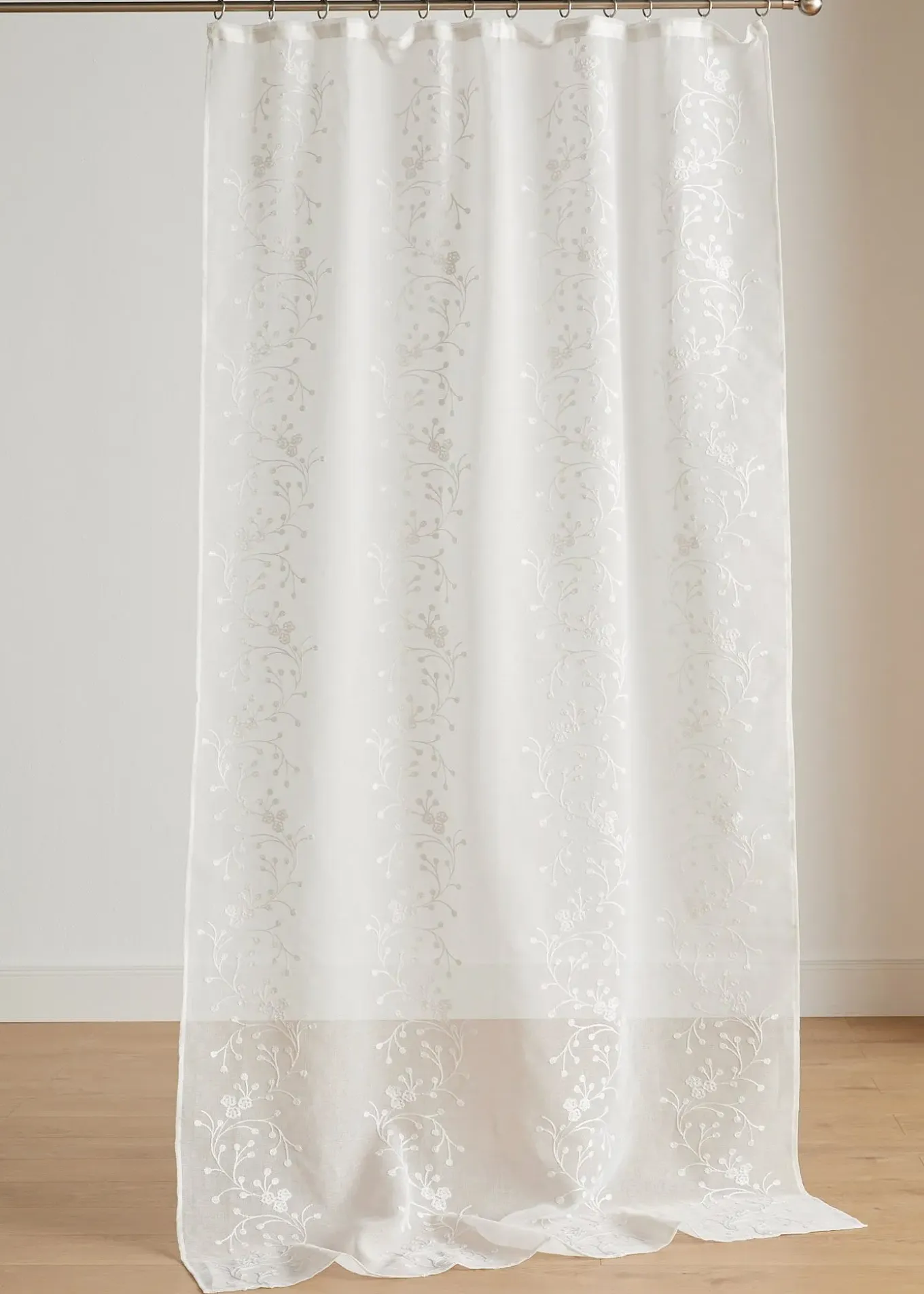 Voilage avec broderies (1 pce)