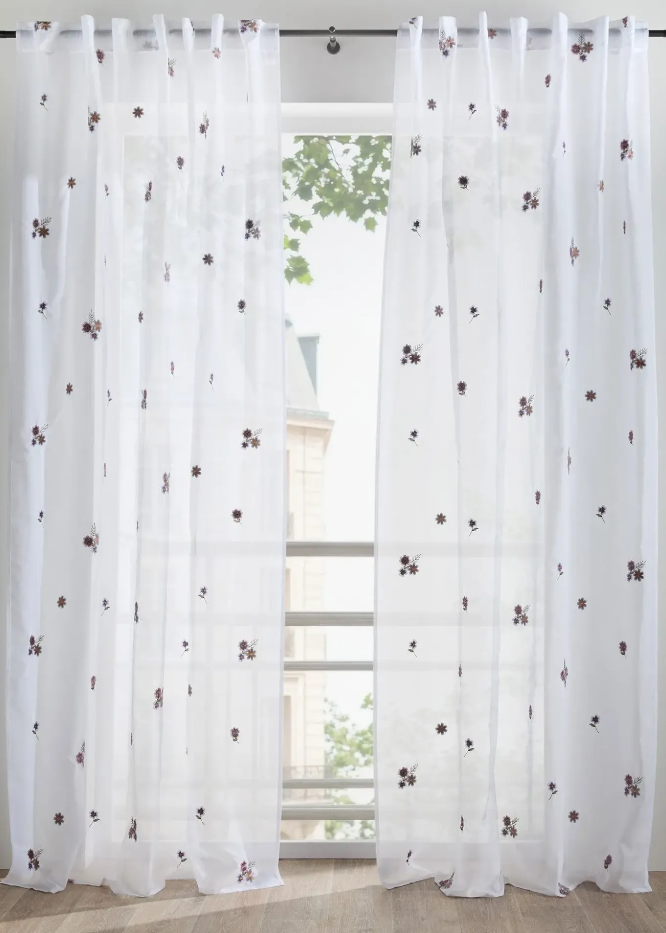 Voilage avec broderies (1 pce)