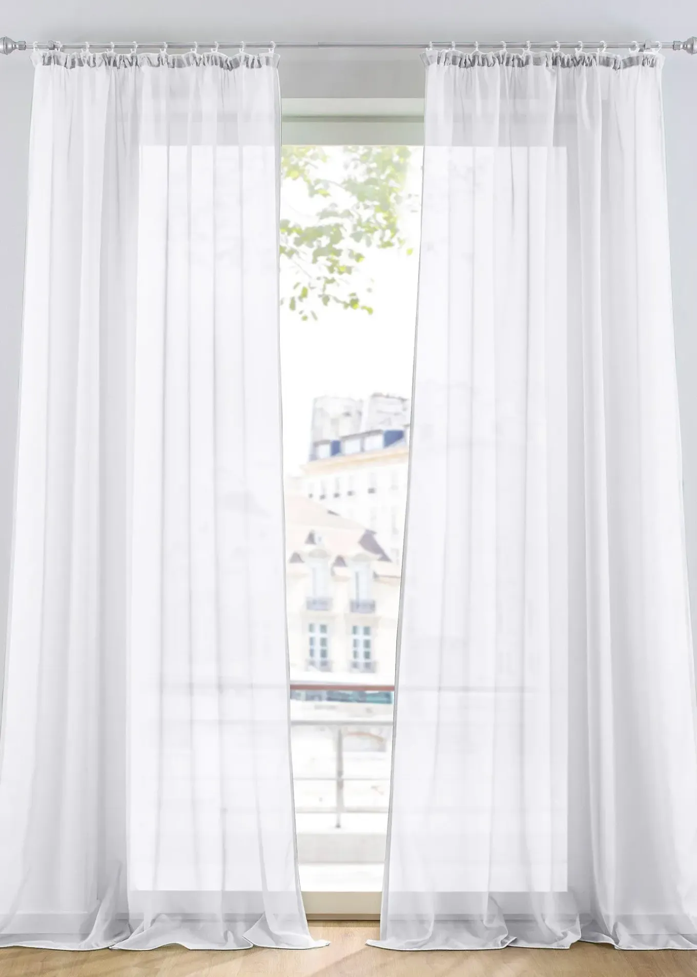 Voilage en tissu léger