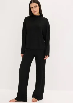 Vêtement d’intérieur en matière douce et côtelée, oversize