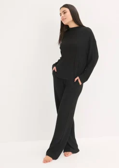 Vêtement d’intérieur en matière douce et côtelée, oversize