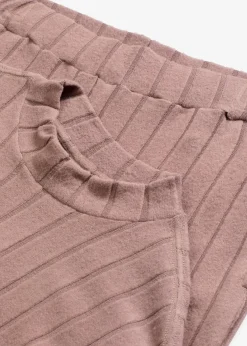 Vêtement d’intérieur en matière douce et côtelée, oversize